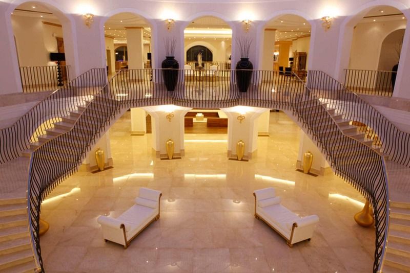 มิตซิส ลากูนา รีสอร์ต แอนด์ สปา Hotel แอร์ซอนิสซอส ภายนอก รูปภาพ The lobby of the hotel