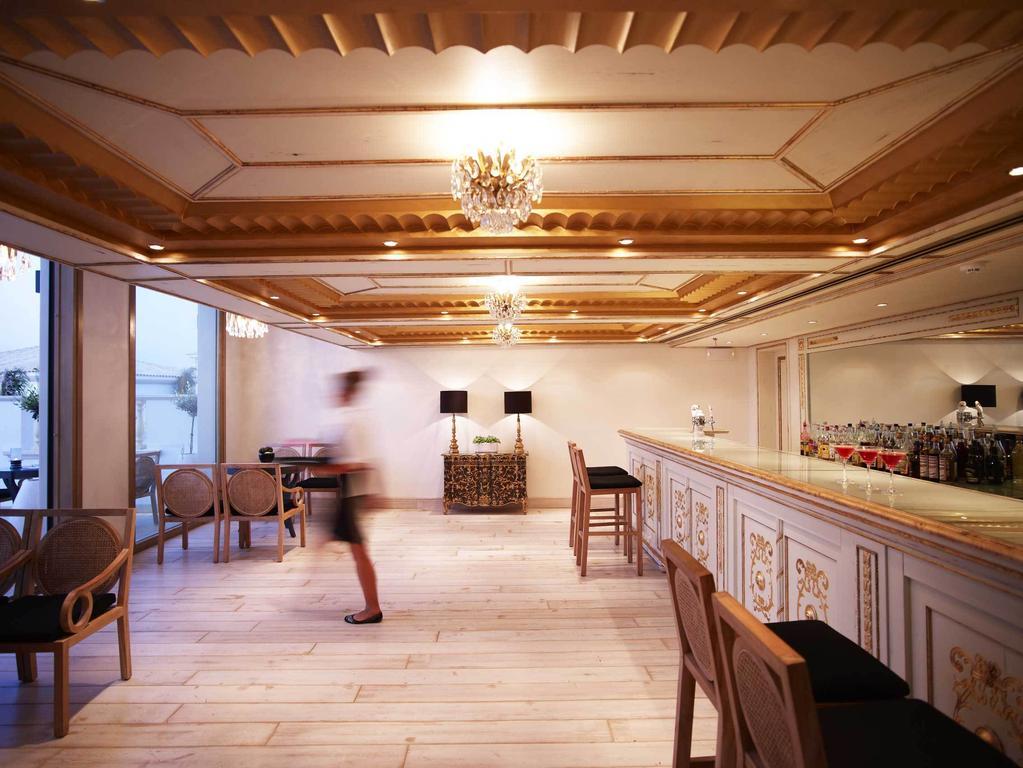 มิตซิส ลากูนา รีสอร์ต แอนด์ สปา Hotel แอร์ซอนิสซอส ภายนอก รูปภาพ The bar at the 101 bar
