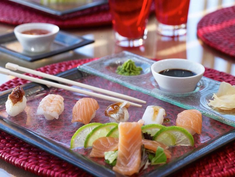 มิตซิส ลากูนา รีสอร์ต แอนด์ สปา Hotel แอร์ซอนิสซอส ภายนอก รูปภาพ A sashimi platter