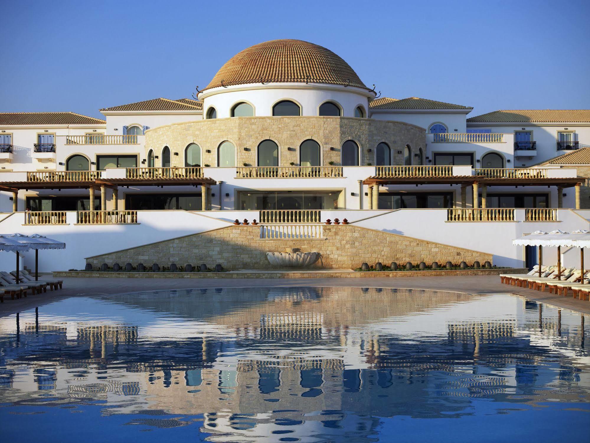 มิตซิส ลากูนา รีสอร์ต แอนด์ สปา Hotel แอร์ซอนิสซอส ภายนอก รูปภาพ The resort's main building