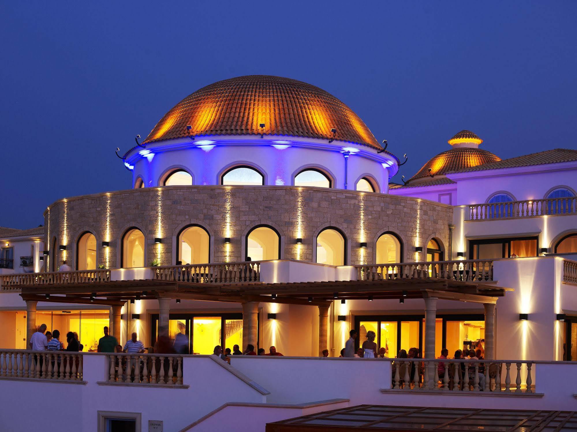 มิตซิส ลากูนา รีสอร์ต แอนด์ สปา Hotel แอร์ซอนิสซอส ภายนอก รูปภาพ The Royal Mirage Hotel