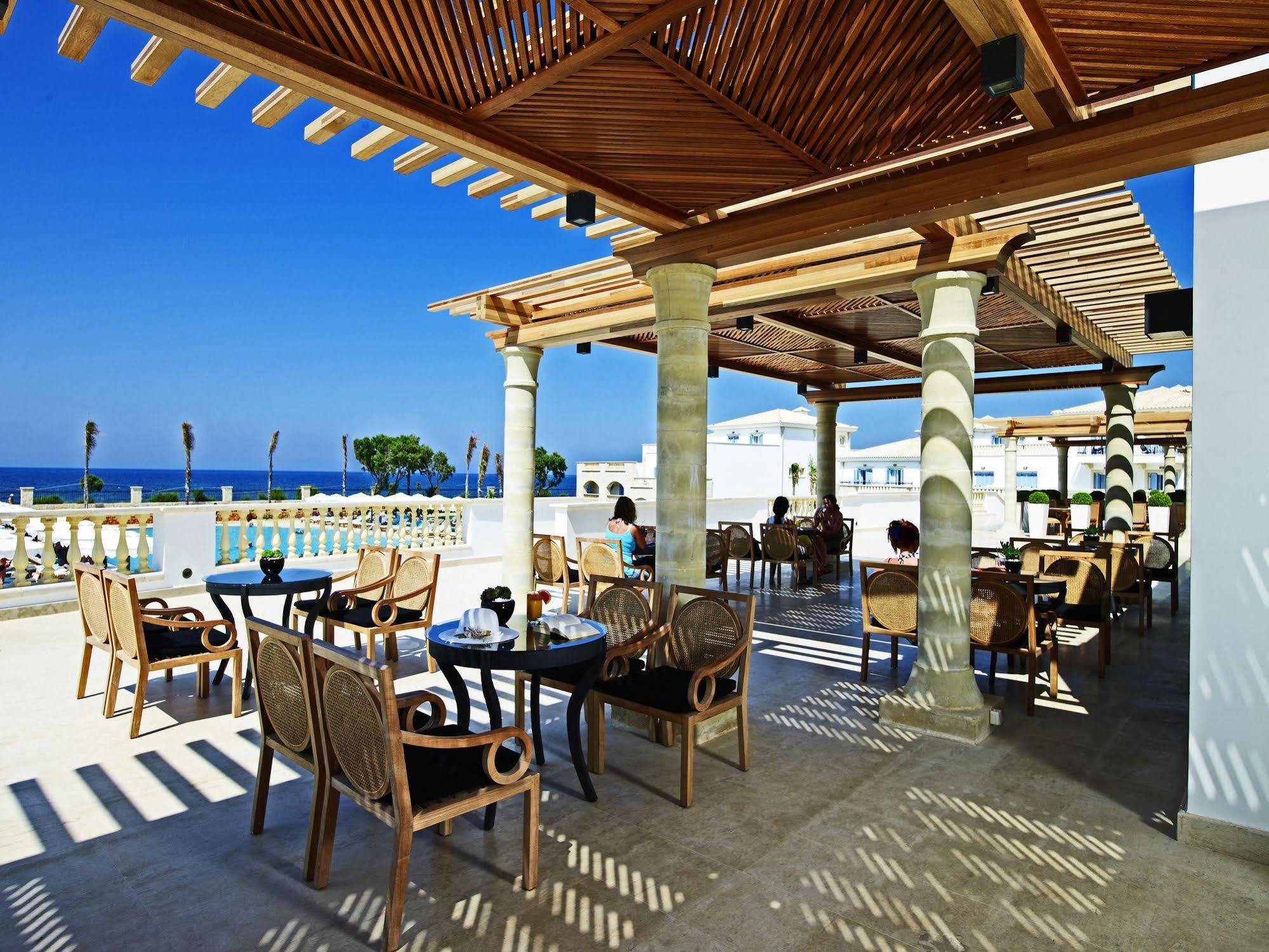 มิตซิส ลากูนา รีสอร์ต แอนด์ สปา Hotel แอร์ซอนิสซอส ภายนอก รูปภาพ The restaurant at the hotel