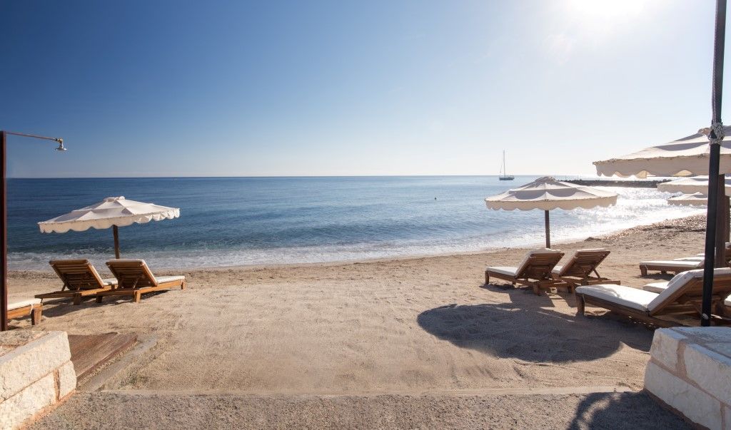 มิตซิส ลากูนา รีสอร์ต แอนด์ สปา Hotel แอร์ซอนิสซอส ภายนอก รูปภาพ Beach at the Hotel