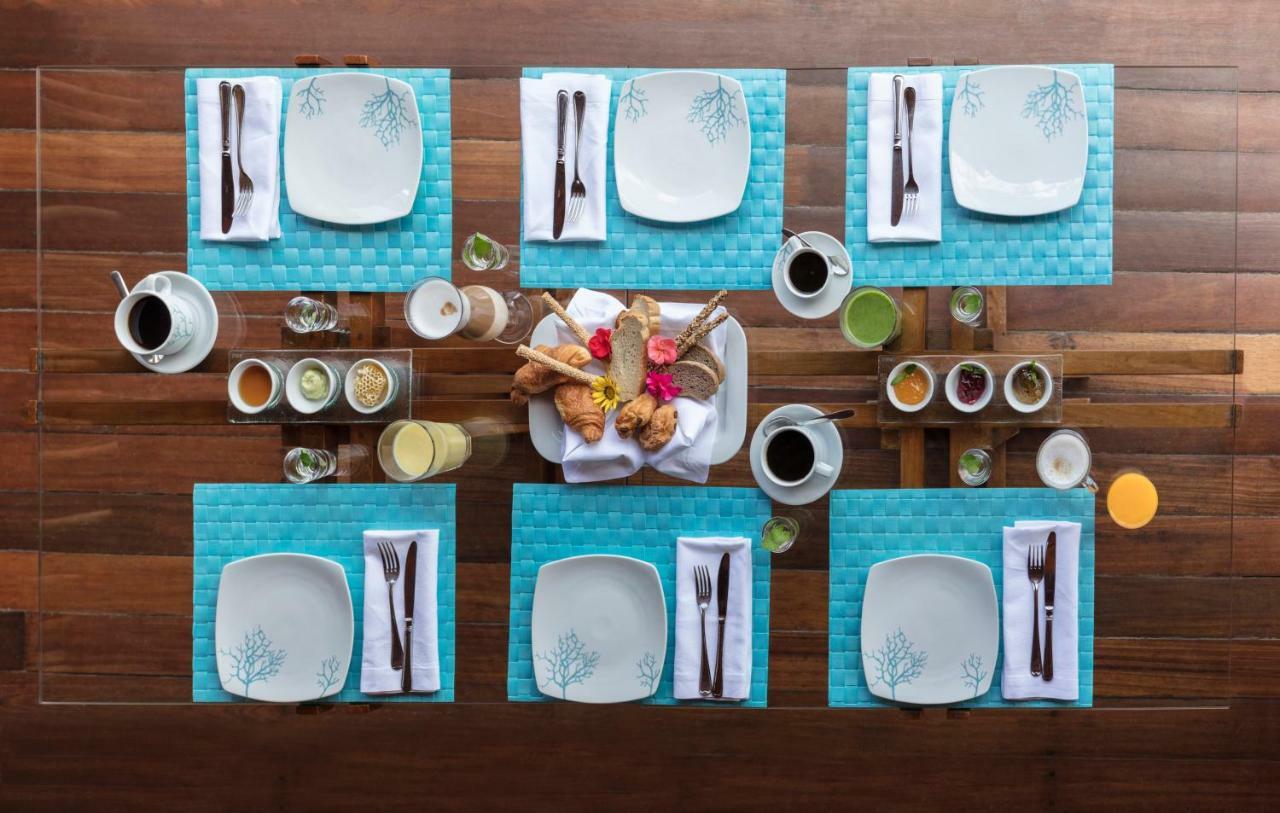 มิตซิส ลากูนา รีสอร์ต แอนด์ สปา Hotel แอร์ซอนิสซอส ภายนอก รูปภาพ A place setting