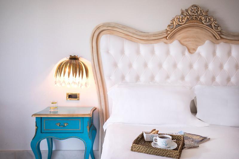 มิตซิส ลากูนา รีสอร์ต แอนด์ สปา Hotel แอร์ซอนิสซอส ภายนอก รูปภาพ A bedroom at the hotel